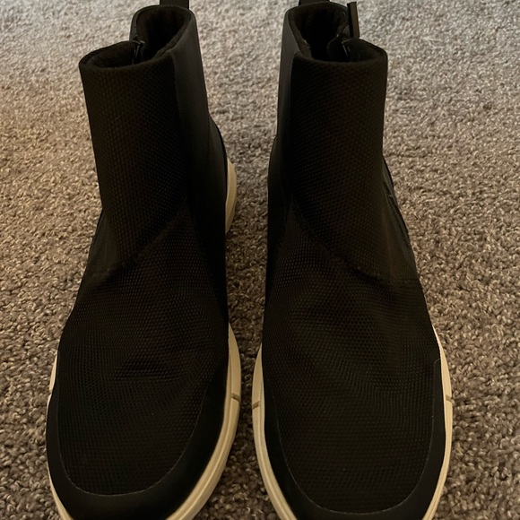 Sorel boots - Picture 2 of 5